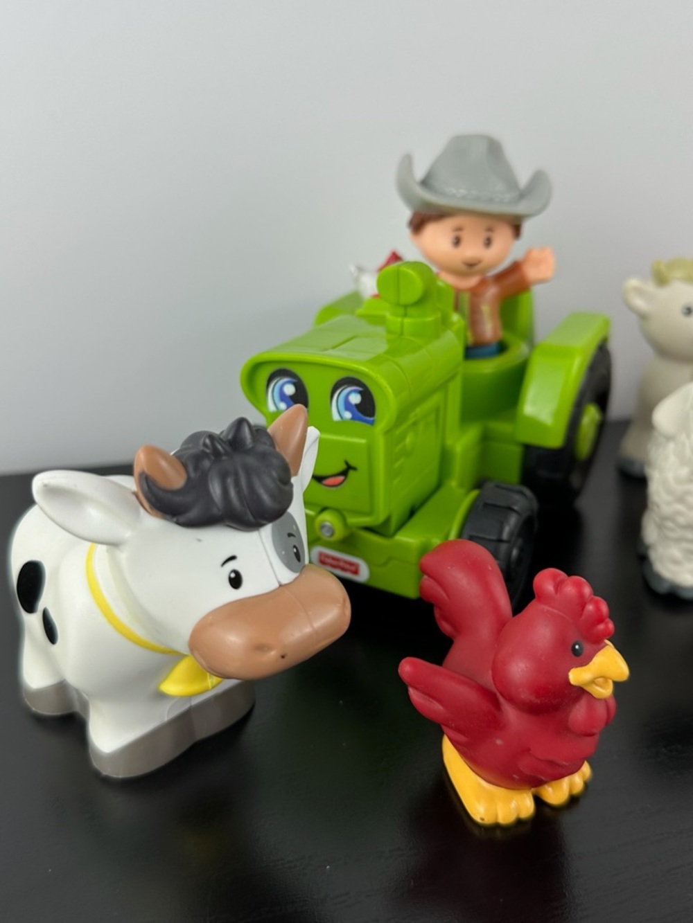 Fisher Price Little People Harvester Tractor, Farmer & 10 Farm Animal Figurines - Picture 3 of 8
